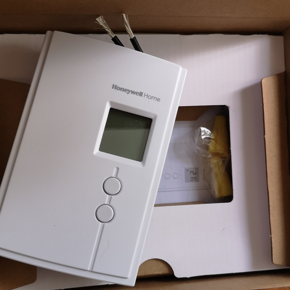 Honeywell Non-Programmable Electric Heat Thermostat, Brand New in Open Box - Picture 2 of 5